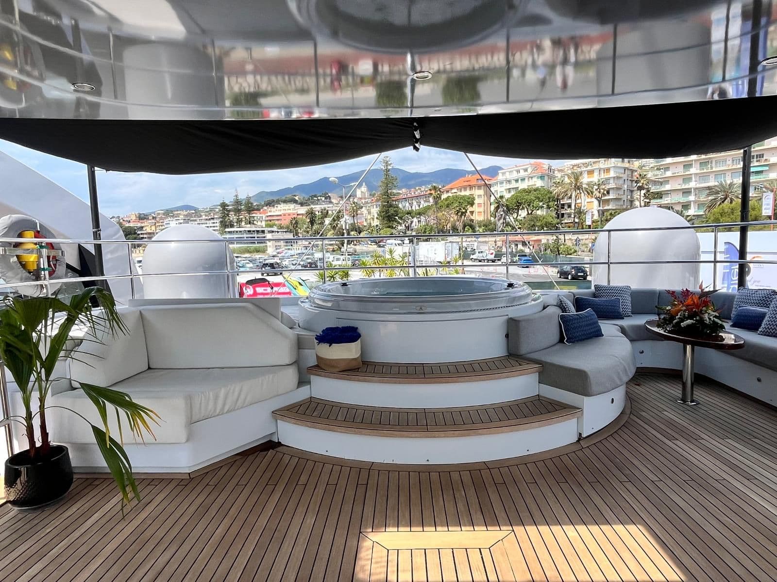Jacuzzi on the flybridge